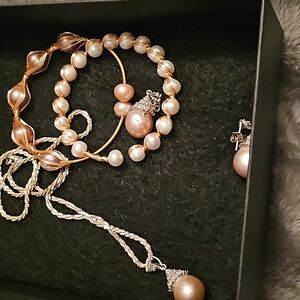 Pearls light peach genuine cultured pearls sterling silver pendant/ earrings exc